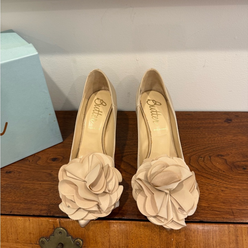 Butter Shoes Dang Flower Heels - Satin Champagne